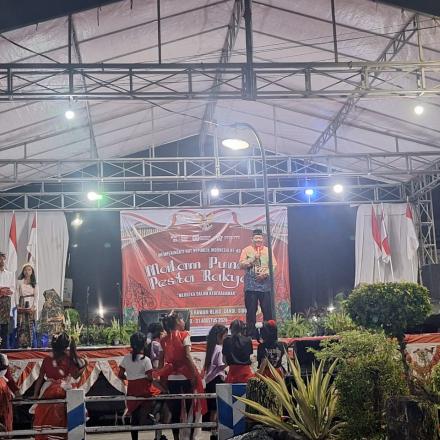 KEPALA DESA BLIGO MENGHADIRI UNDANGAN MALAM PENSI RW. 05